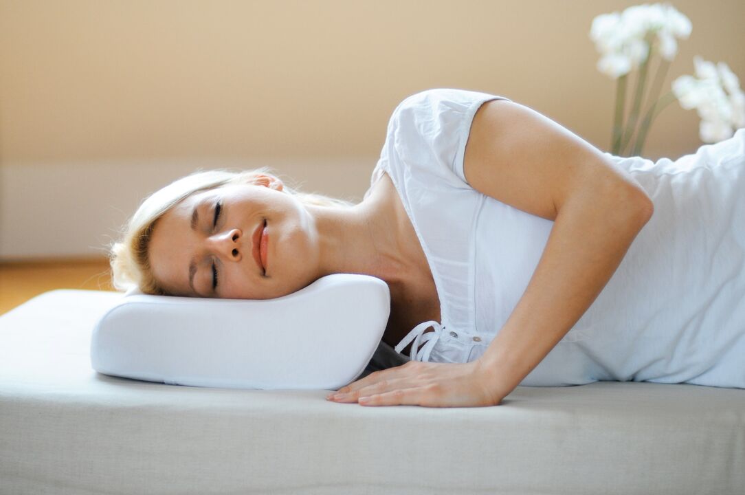 Orthopedic pillow to treat cervical spondylosis